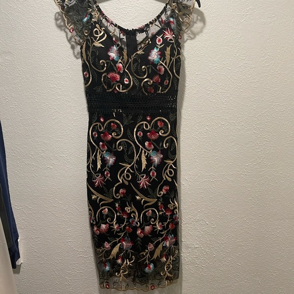 Women’s Size S Embroidered Cocktail / Evening / Holiday Dress - Picture 1 of 4